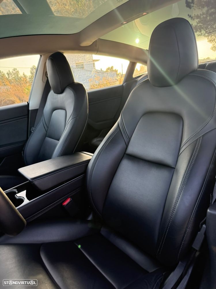 Tesla Model 3 - 12