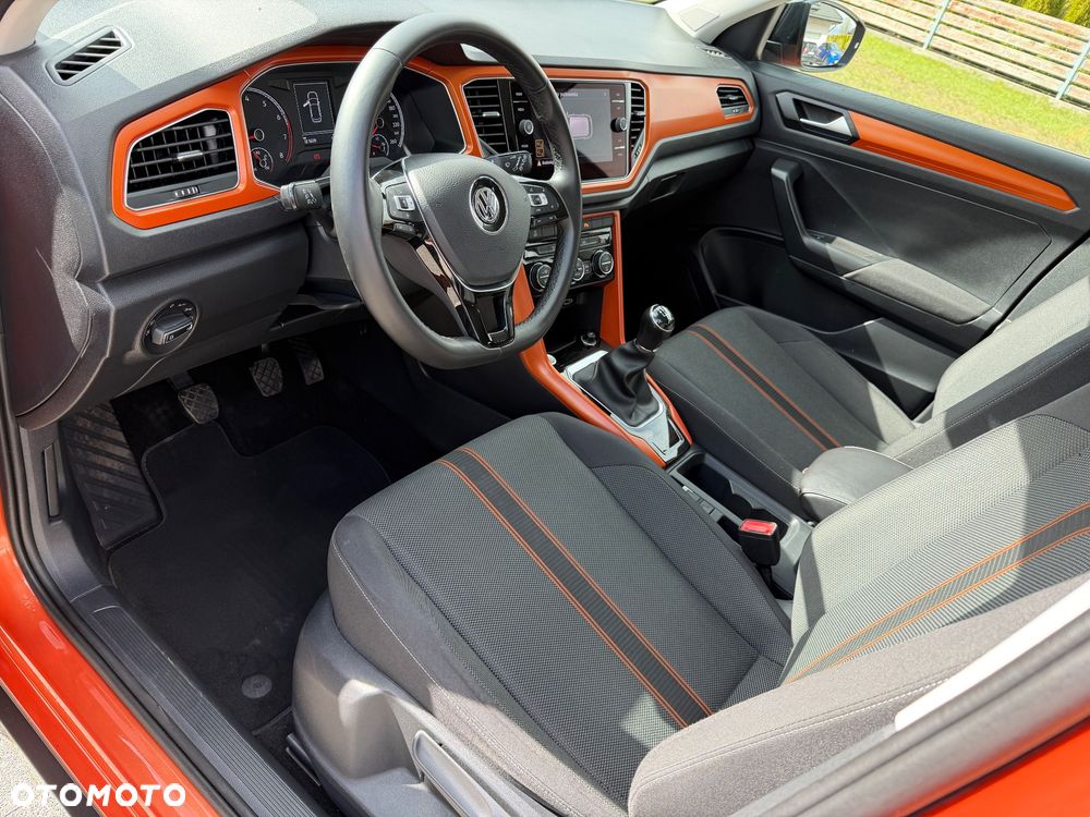 Volkswagen T-Roc - 16
