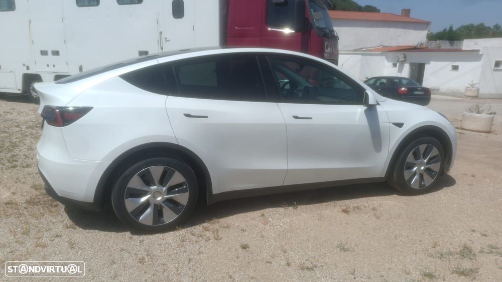 Tesla Model Y RWD - 3