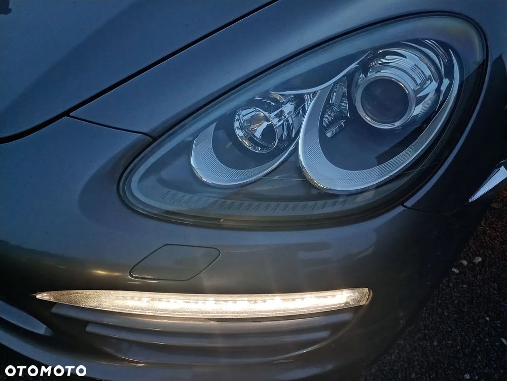Porsche Cayenne - 8