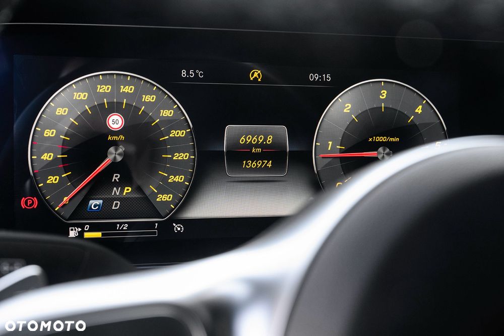 Mercedes-Benz Klasa E 220 d 4-Matic 9G-TRONIC - 14