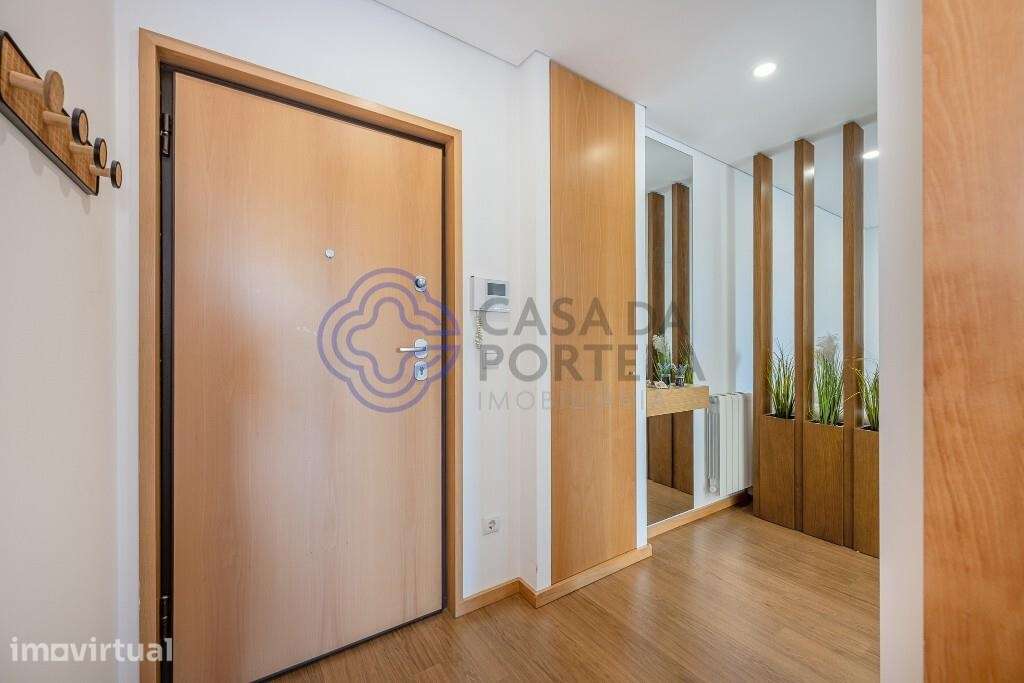 Apartamento T2 Semi-novo com Varanda e Garagem | Senhora da Hora - Grande imagem: 4/44