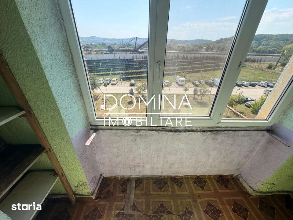 Garsoniera spatioasa situata pe Aleea Scolii, Rovinari — fotografia 3