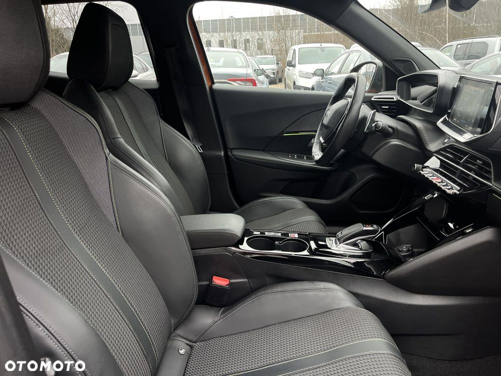 Peugeot 2008 1.2 PureTech GT Line S&S EAT8 - 24