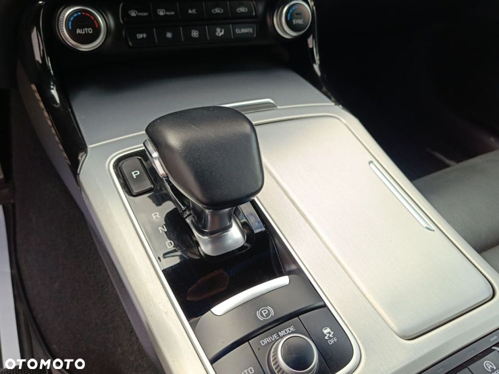 Kia Stinger - 29