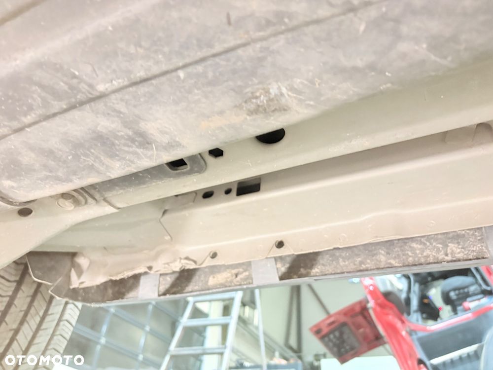Jeep Commander 4.7 V8 - 35