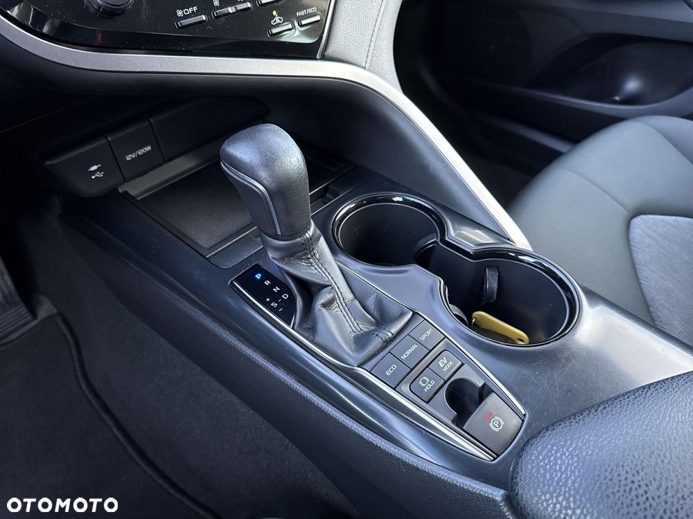 Toyota Camry 2.5 Hybrid Prestige CVT - 26