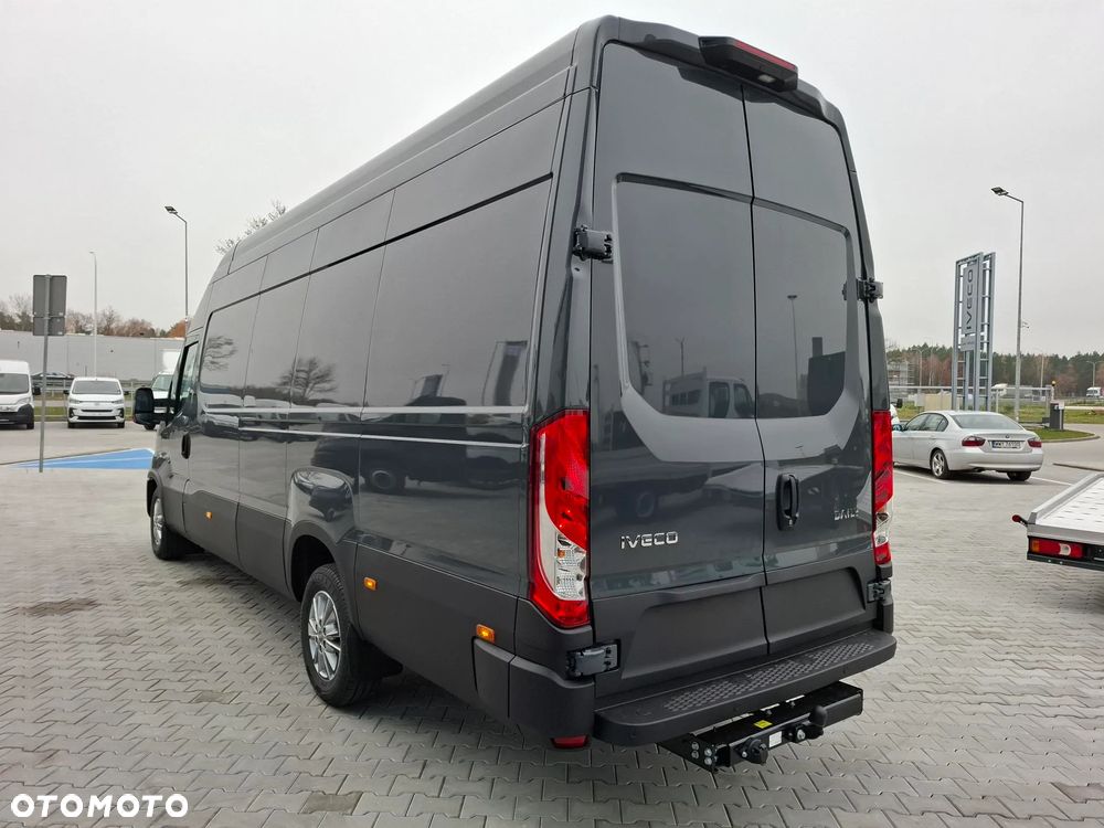 Iveco IMPONUJĄCA KUBATURA 18m3, ŚWIETNA DOSTĘPNOŚĆ, MINIMUM FORMALNOŚCI - 5