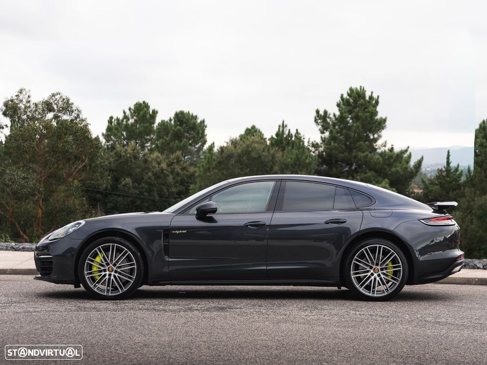 Porsche Panamera 4 E-Hybrid - 3