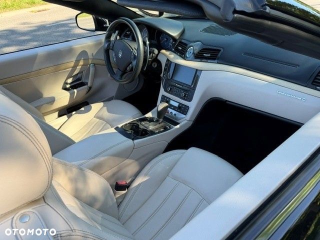 Maserati GranCabrio - 9