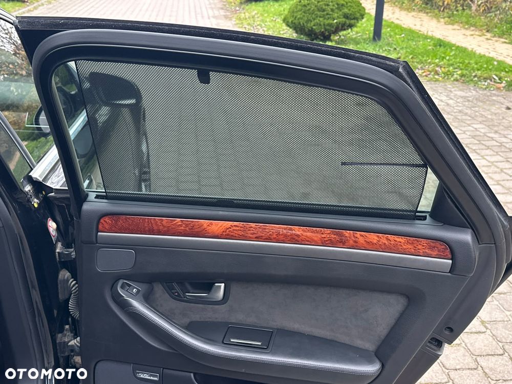 Audi A8 4.2 Quattro - 16