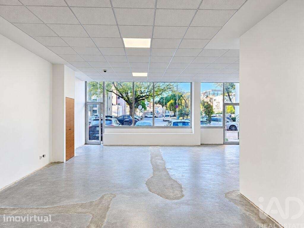Loja / Estabelecimento Comercial em Cedofeita, Santo Ildefonso, Sé, Mi