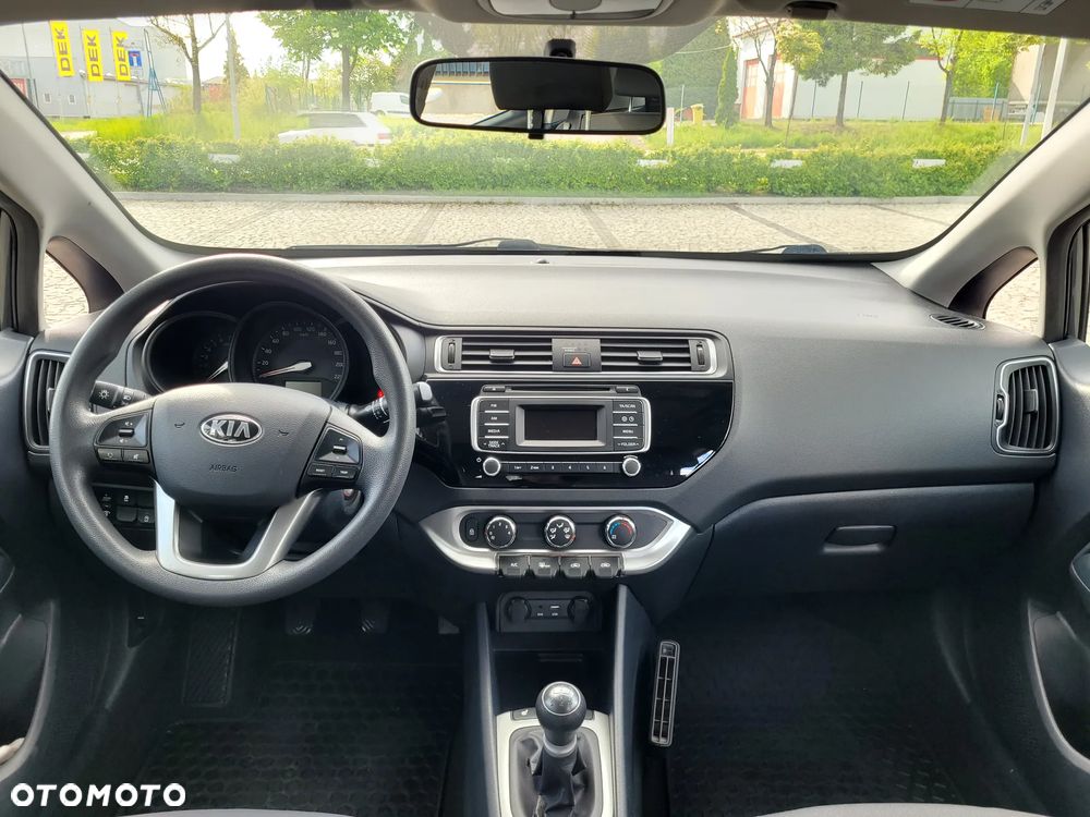 Kia Rio 1.2 Attract - 11