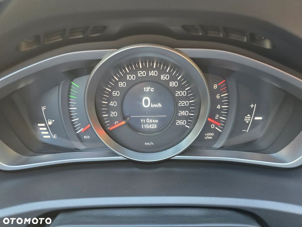 Volvo V40 T2 Momentum - 11
