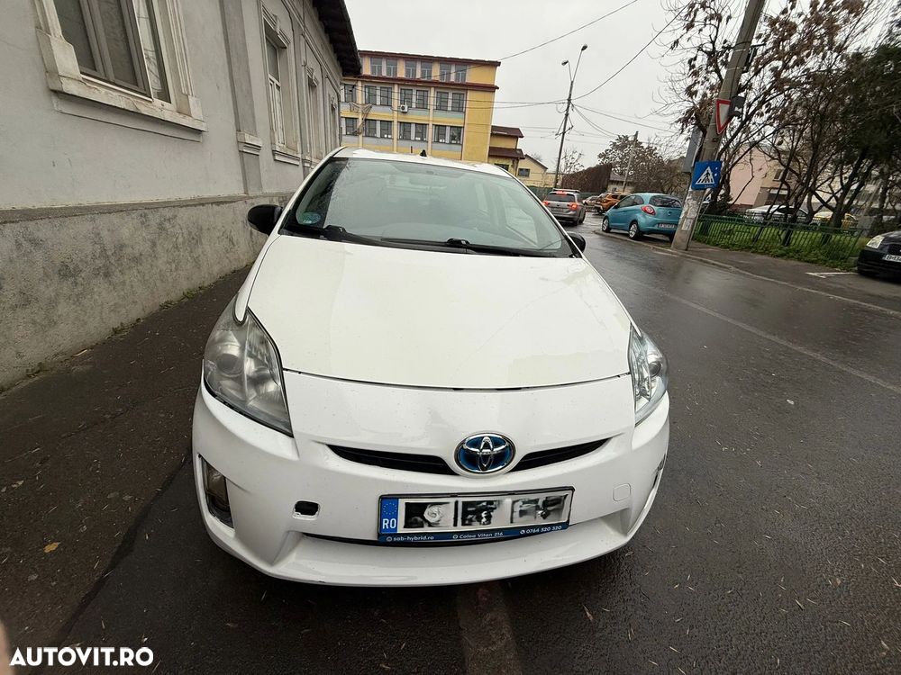 Toyota Prius (Hybrid) Sol - 1