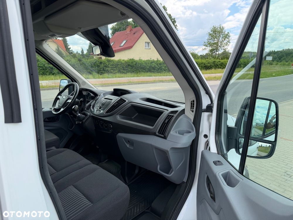 Ford Transit - 9