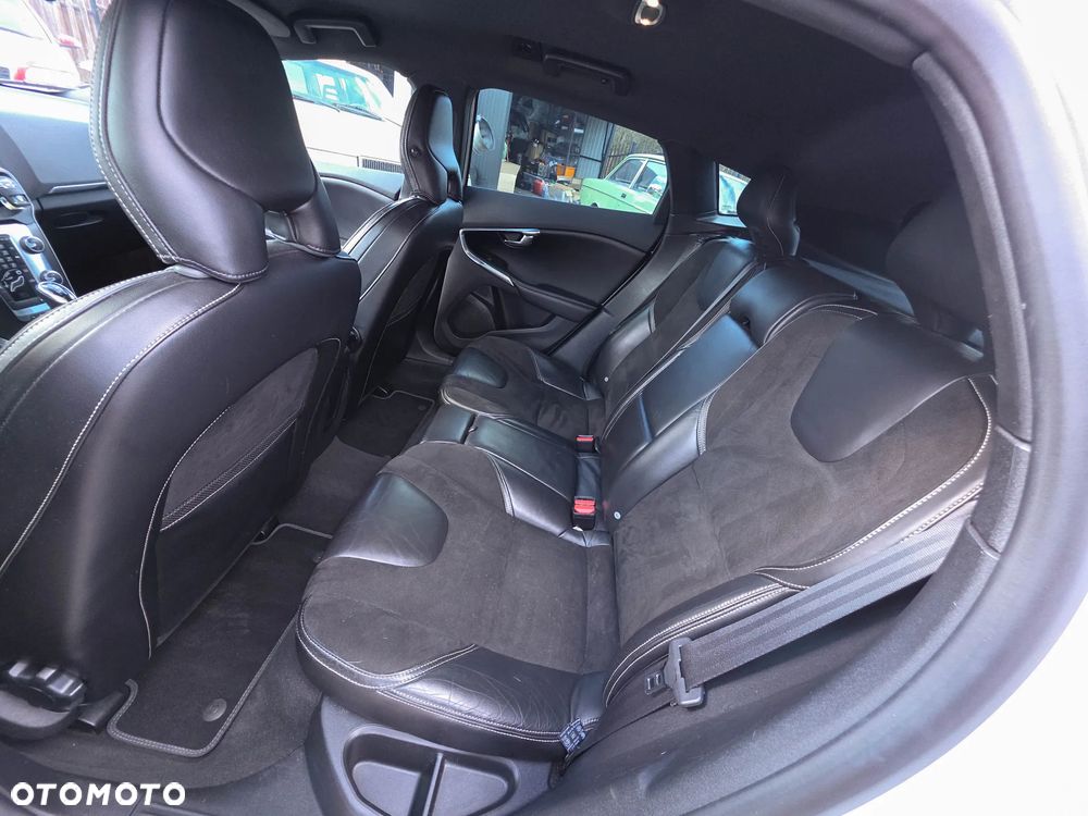 Volvo V40 D3 Geartronic R Design - 12
