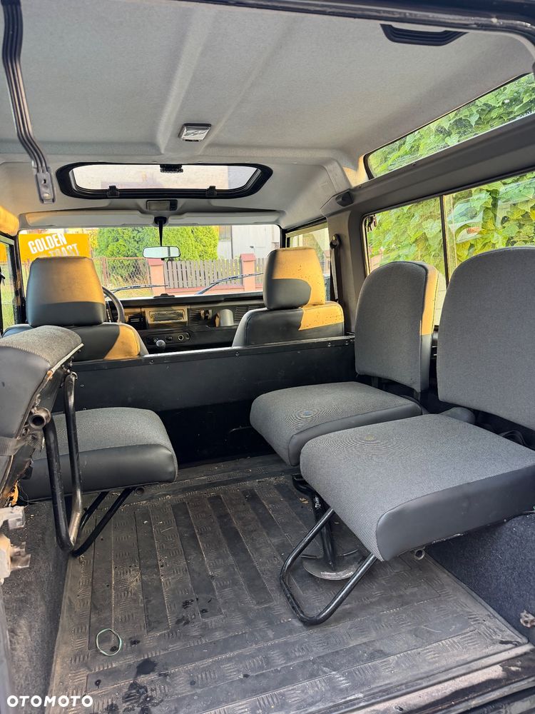 Land Rover Defender - 11