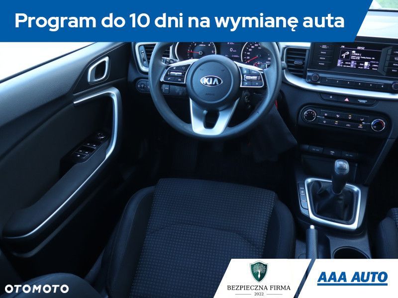 Kia Ceed - 9