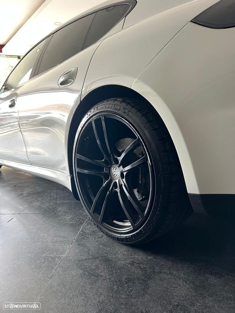 Porsche Panamera 2015 photo 4