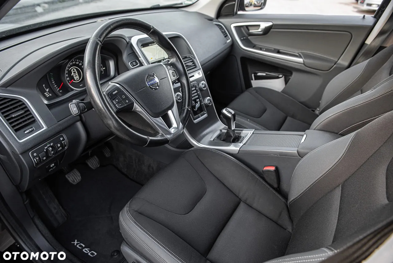 Volvo XC 60 D4 Momentum - 17