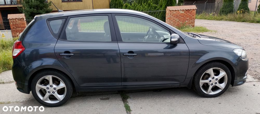 Kia Ceed 2011 photo 5