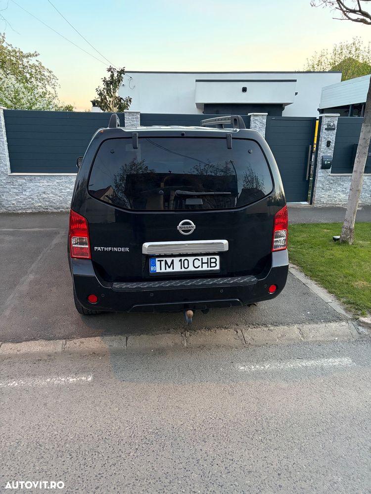 Nissan Pathfinder - 8