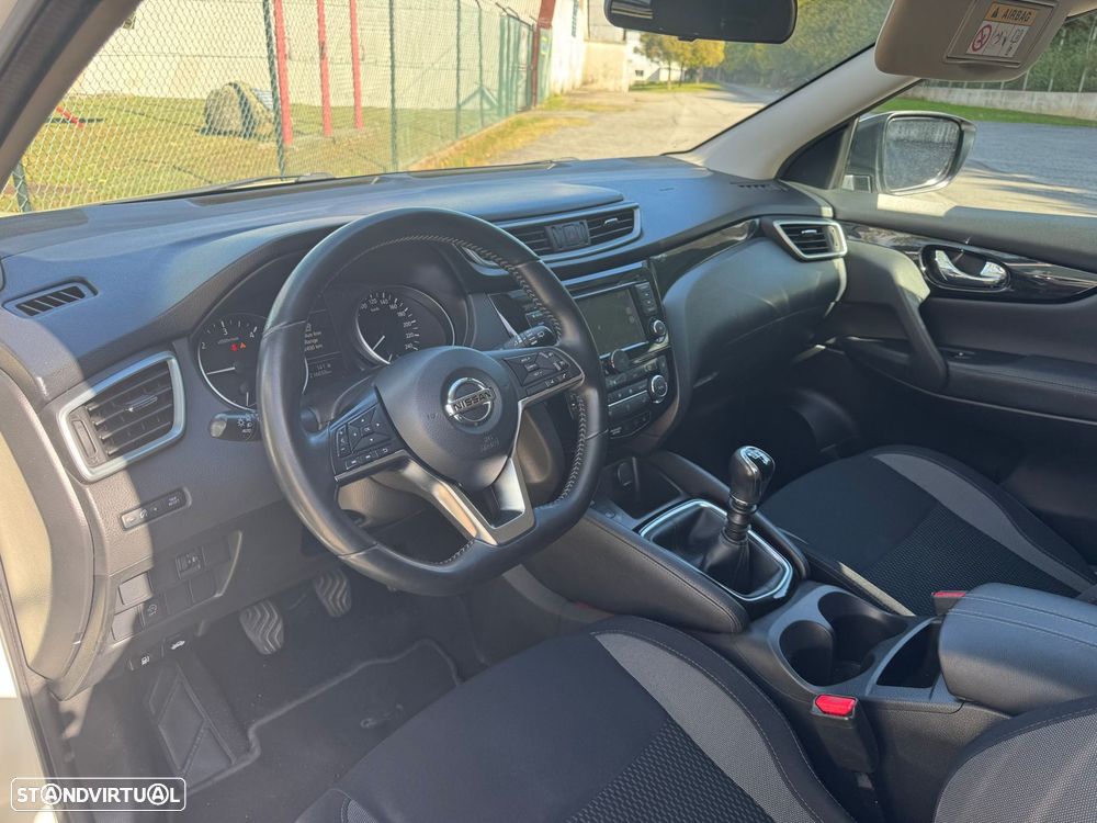 Nissan Qashqai 1.5 dCi N-Connecta J18+Led - 10