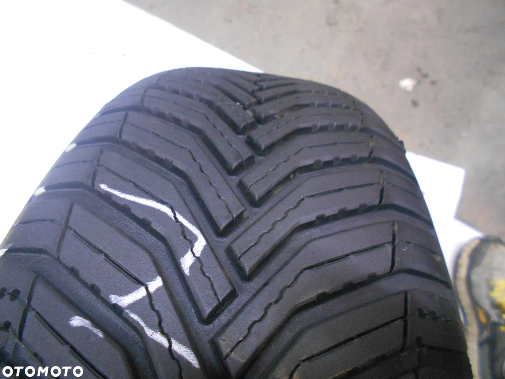 OPONA POJEDYNKA 215/65R17 MICHELIN CROSS CLIMATE 2 DOT 1324 7.3MM - 2