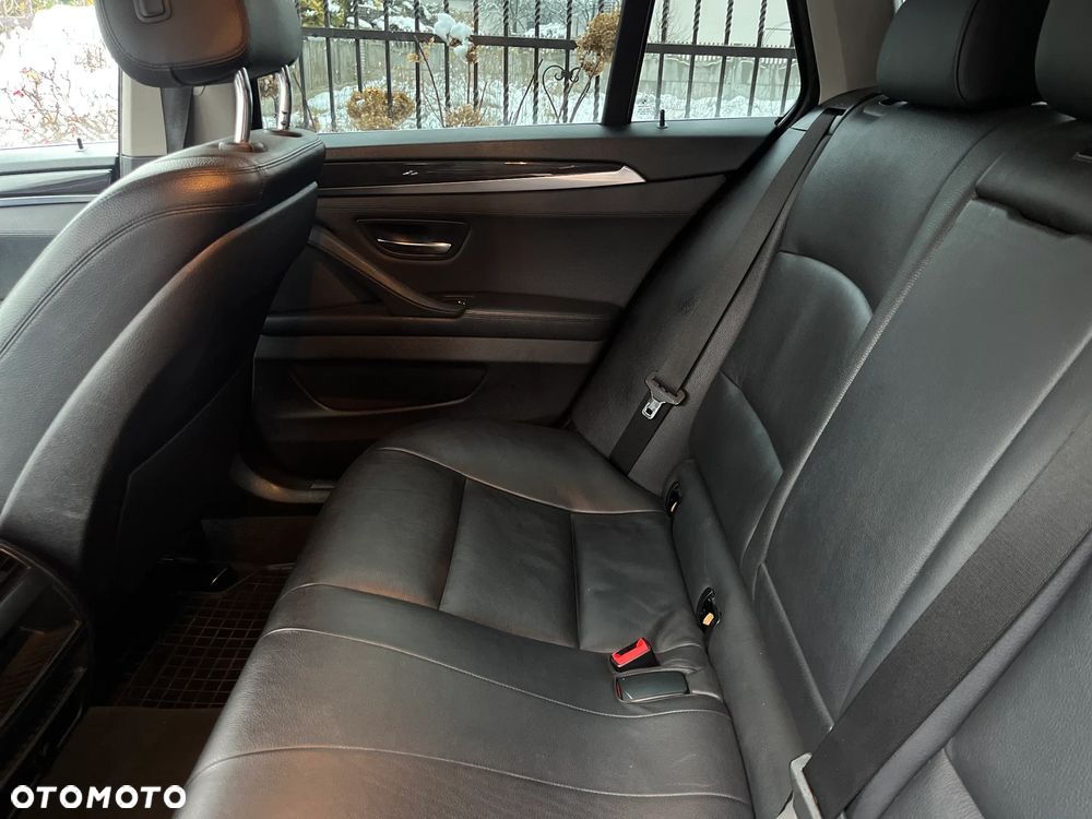 BMW Seria 5 518d Luxury Line - 18
