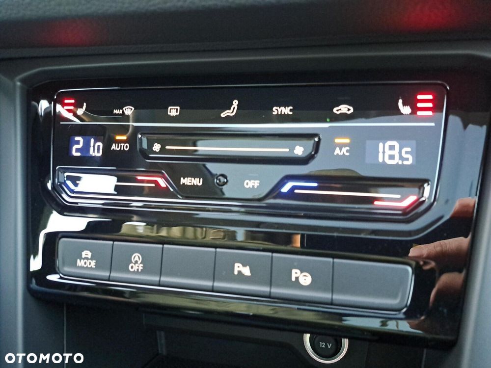 Volkswagen Touran - 31