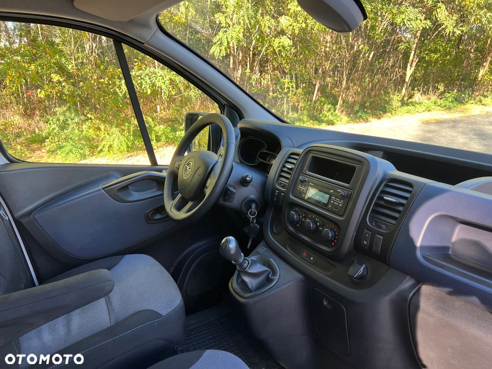 Opel Vivaro - 24