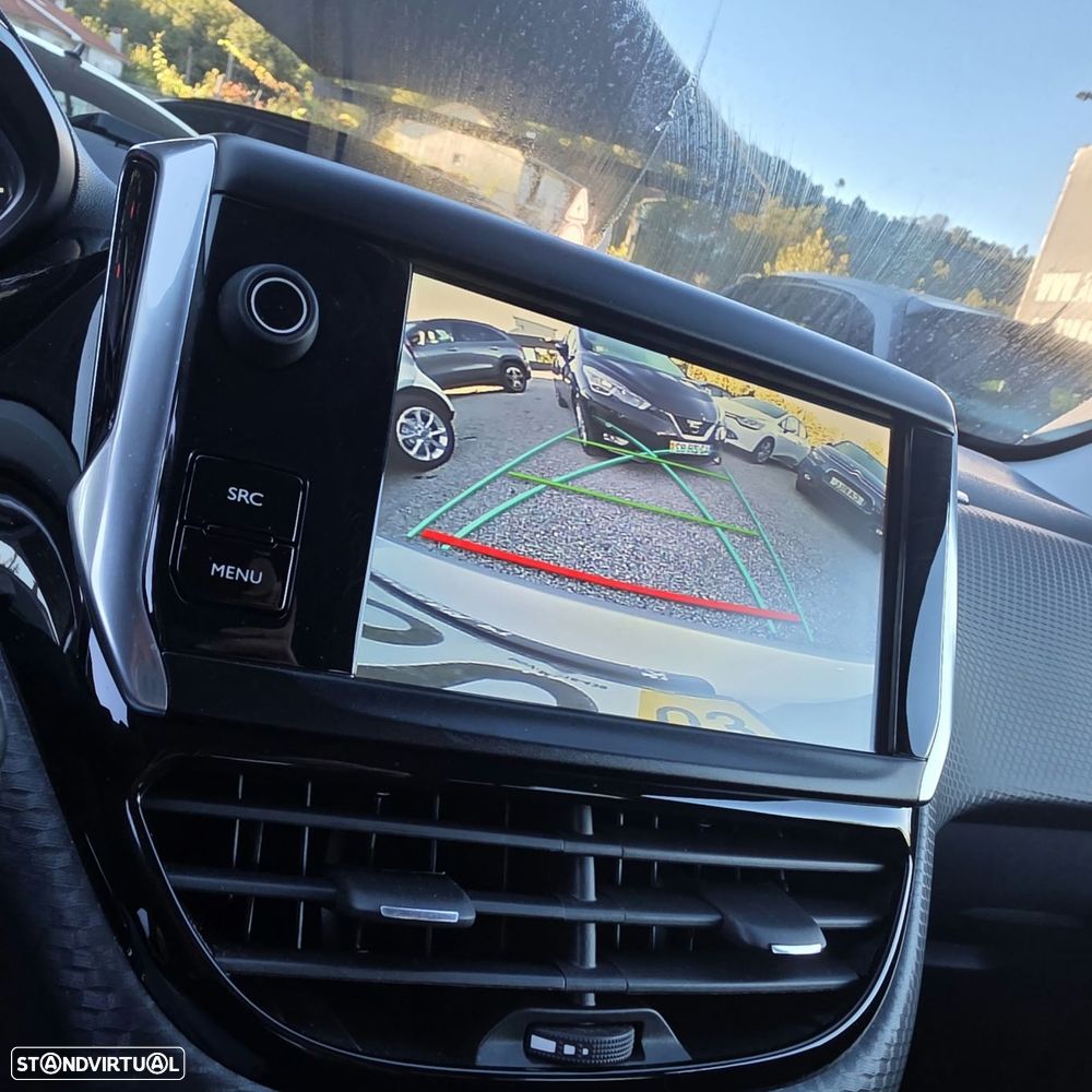Peugeot 208 1.2 PureTech Allure EAT6 - 9