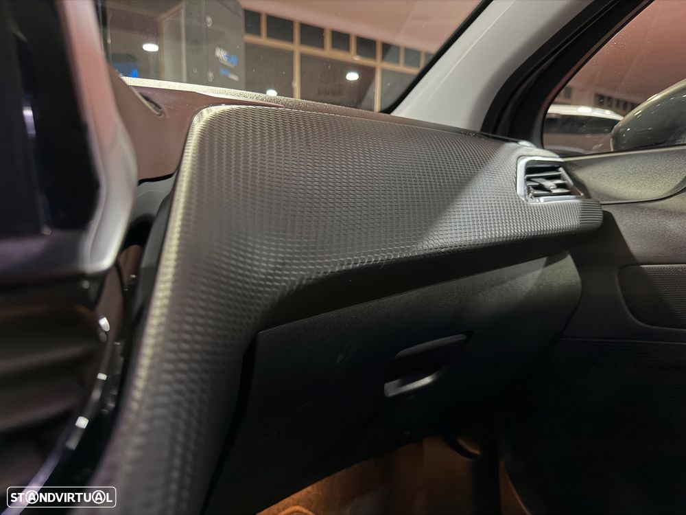 Peugeot 2008 1.6 BlueHDi Allure - 11