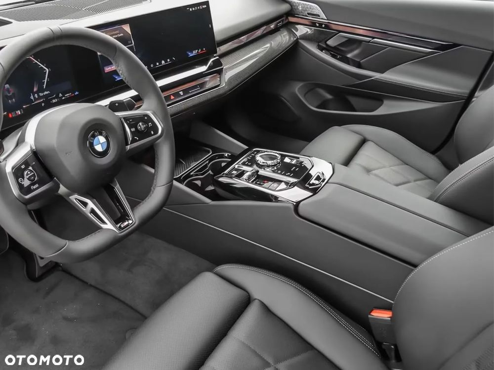 BMW Seria 5 520d xDrive mHEV M Sport - 9