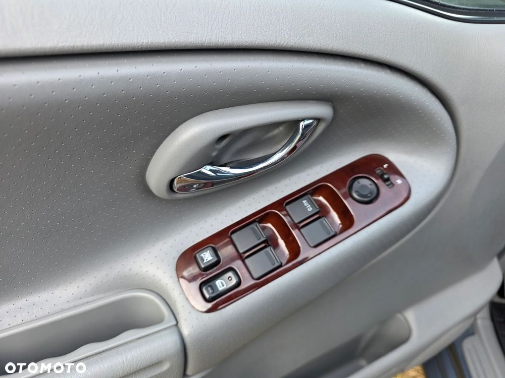 Suzuki Grand Vitara - 25
