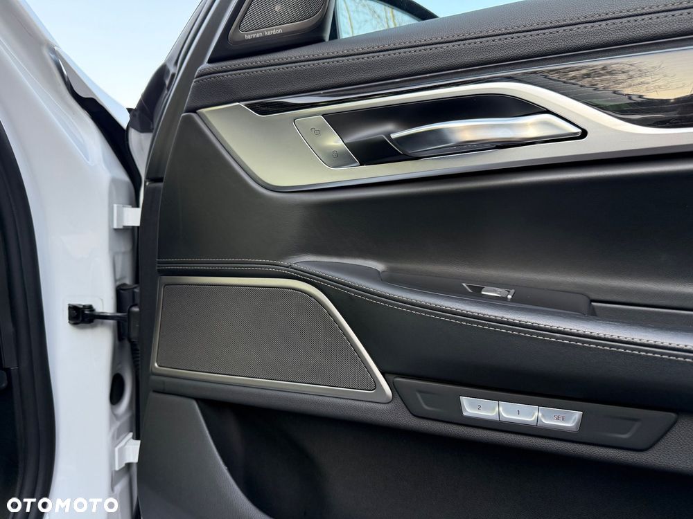 BMW Seria 7 - 29