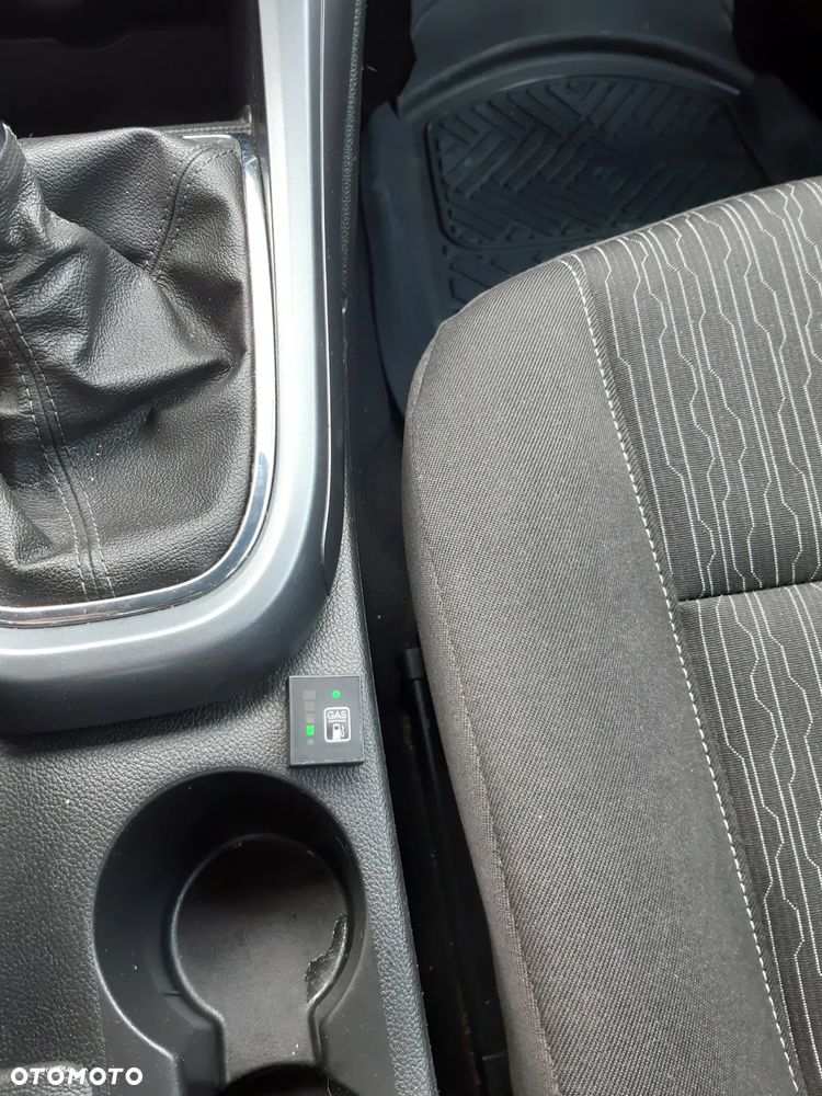 Opel Astra 1.6 Color Edition - 14