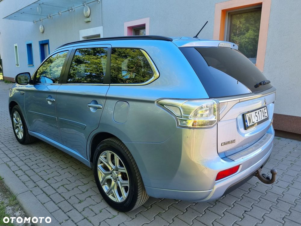 Mitsubishi Outlander Instyle NAVI + - 37