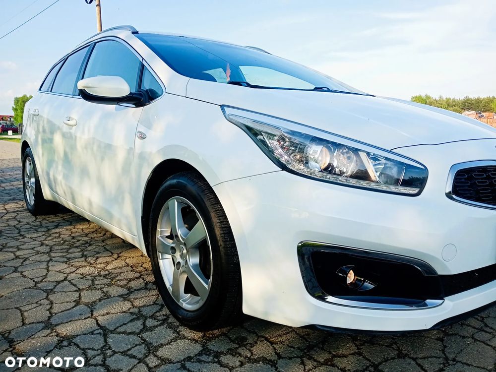 Kia Ceed - 10