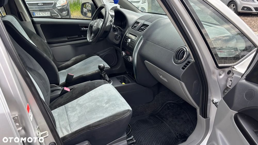 Suzuki SX4 1.6 Comfort - 22