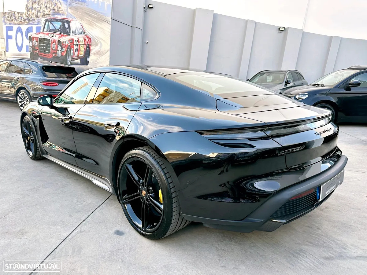 Porsche Taycan Turbo S - 5