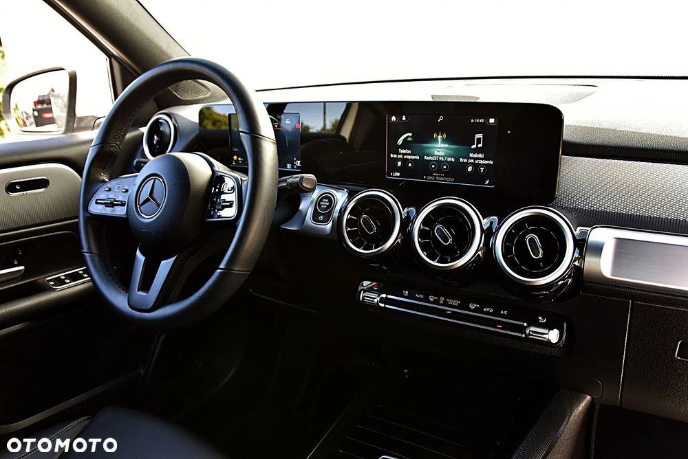 Mercedes-Benz GLB 200 7G-DCT - 34