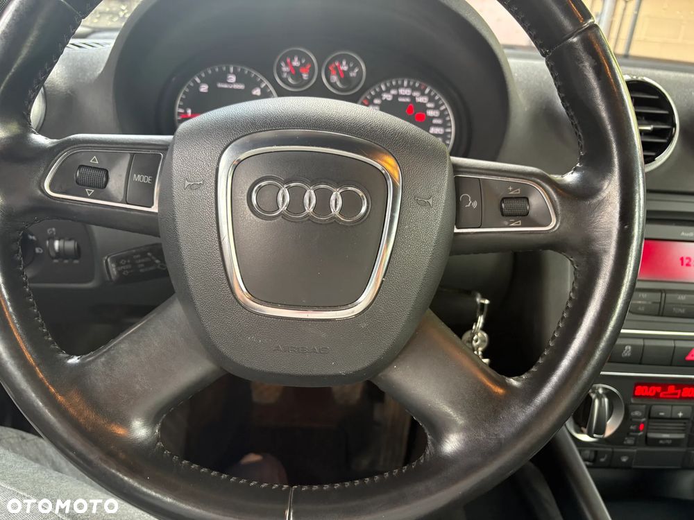 Audi A3 Sportback 1.6 TDI DPF S line Sportpaket - 5