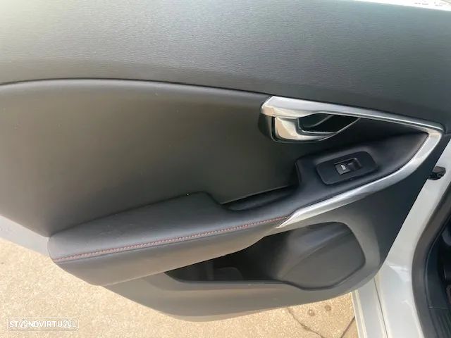 Volvo V40 1.6 D2 VOR - 26
