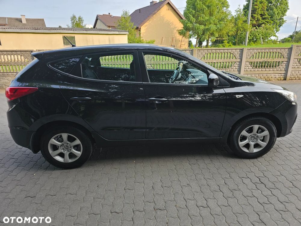 Hyundai ix35 1.7 CRDi 2WD blue Finale Gold - 12