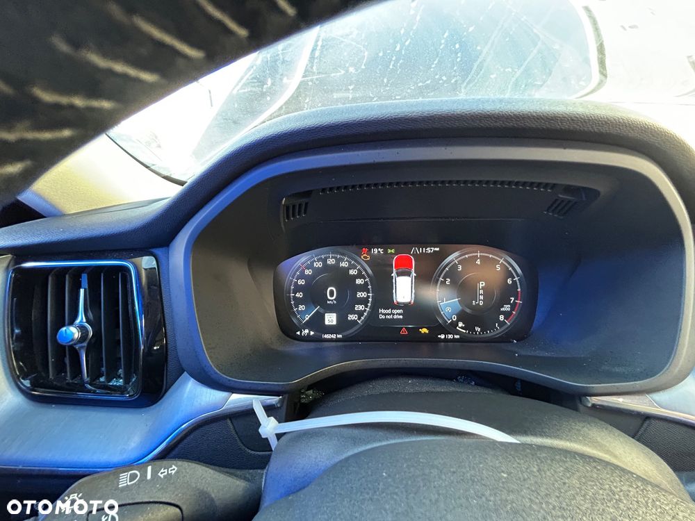 Volvo XC 60 T5 AWD Geartronic Momentum - 25
