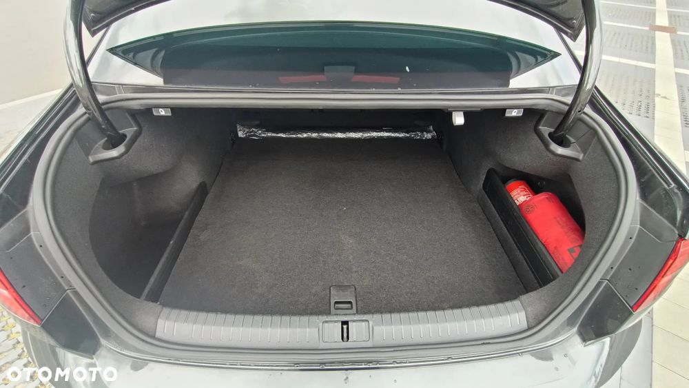 Volkswagen Passat 2.0 TDI BMT Highline - 34