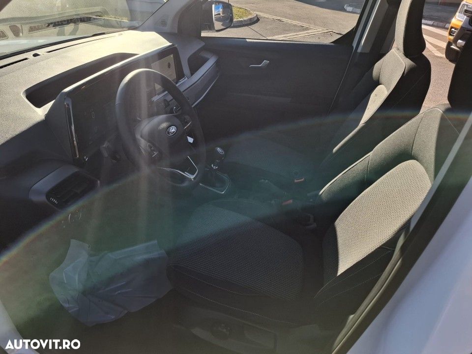 Ford Transit Courier - 24