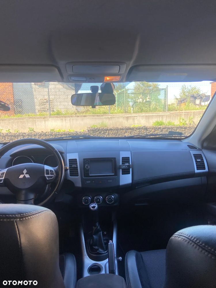 Mitsubishi Outlander 2.0 Intense + NAVI 2WD EU5 - 9